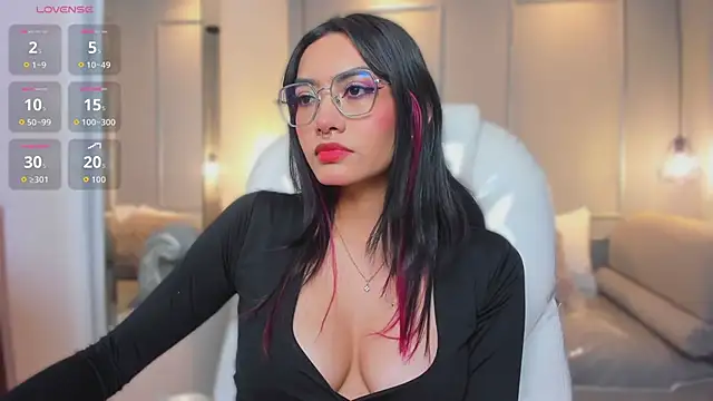 AzuraKindong online show from February 3, 7:19 pm