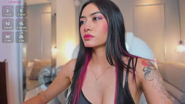 AzuraKindong online show from February 17, 7:31 pm