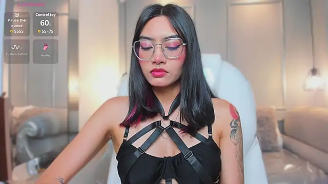 AzuraKindong online show from February 25, 7:23 pm