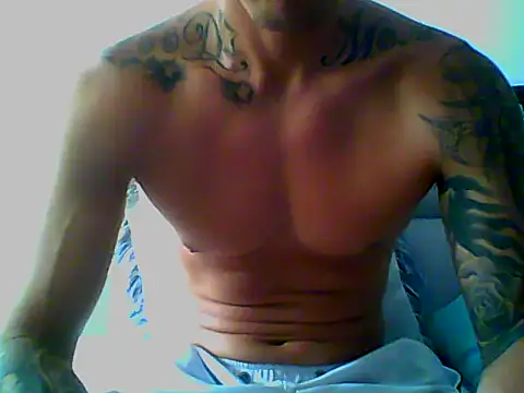 Snapshot of Skater29xx2 chatting on December 5, 8:00 pm Skater29xx2 online show from December 5, 8:00 pm