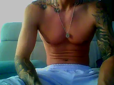 Snapshot of Skater29xx2 chatting on February 5, 3:52 pm Skater29xx2 online show from February 5, 3:52 pm