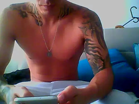 Snapshot of Skater29xx2 chatting on February 7, 6:24 pm Skater29xx2 online show from February 7, 6:24 pm