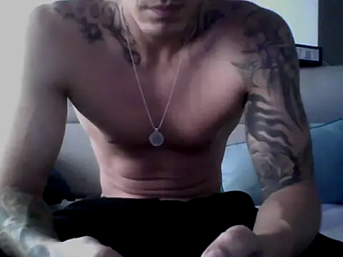 Snapshot of Skater29xx2 chatting on February 11, 9:56 pm Skater29xx2 online show from February 11, 9:56 pm