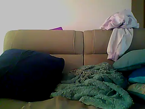 Snapshot of Skater29xx2 chatting on February 13, 9:17 pm Skater29xx2 online show from February 13, 9:17 pm