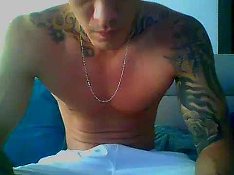 Snapshot of Skater29xx2 chatting on February 17, 6:59 pm Skater29xx2 online show from February 17, 6:59 pm