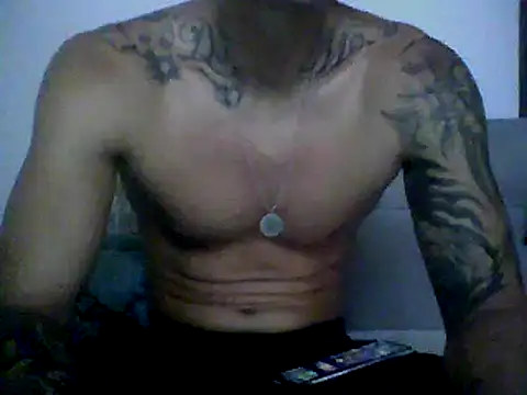 Snapshot of Skater29xx2 chatting on February 19, 4:23 am Skater29xx2 online show from February 19, 4:23 am