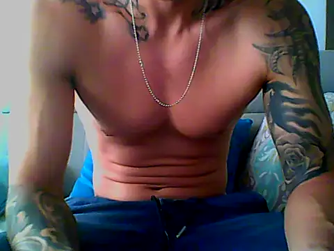 Snapshot of Skater29xx2 chatting on March 10, 5:18 pm Skater29xx2 online show from March 10, 5:18 pm