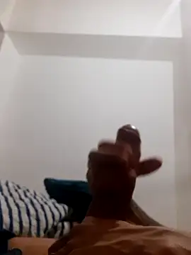 Snapshot of Skater29xx2 chatting on March 12, 3:57 am Skater29xx2 online show from March 12, 3:57 am