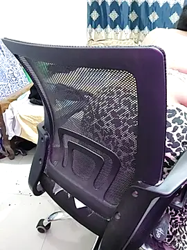 Snapshot of Adiba_2 chatting on December 5, 10:46 am Adiba 2 online show from December 5, 10:46 am