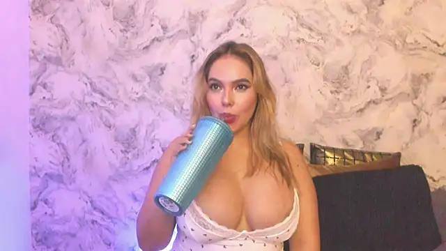 andrea indira20 online show from February 24, 4:38 am