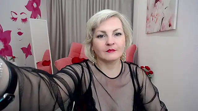 Snapshot of BlondeBrilliant7 chatting on December 16, 5:59 am BlondeBrilliant7 online show from December 16, 5:59 am