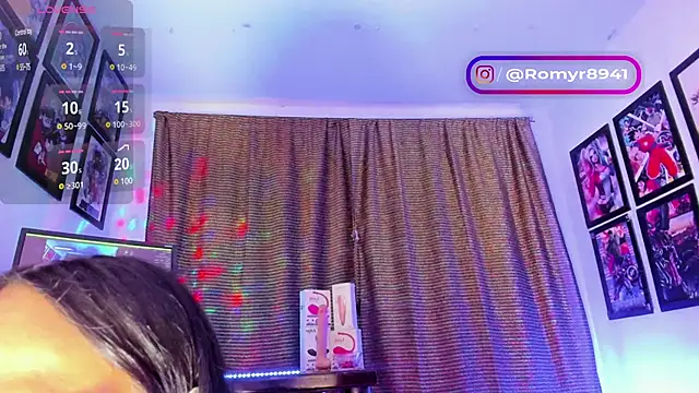 Snapshot of Romynahotx chatting on March 2, 12:31 am Romynahotx online show from March 2, 12:31 am