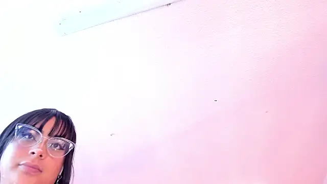 Snapshot of Red_lady chatting on January 23, 7:00 am Red lady online show from January 23, 7:00 am