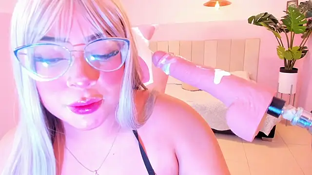 Snapshot of Red_lady chatting on March 4, 3:44 am Red lady online show from March 4, 3:44 am