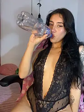 Snapshot of Steph_x chatting on June 14, 1:14 am Steph x online show from June 14, 1:14 am