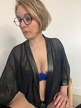 Snapshot of marinella07 chatting on March 21, 12:28 pm marinella07 online show from March 21, 12:28 pm