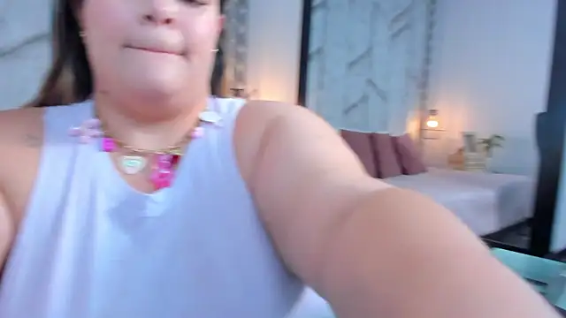 Sara Thompsoon online show from February 23, 11:29 am