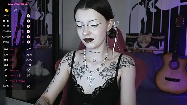 prettybones online show from December 30, 9:48 am