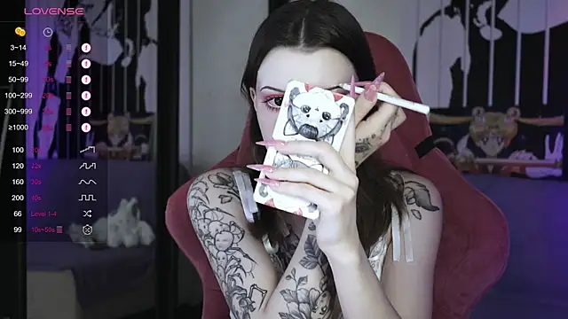 prettybones online show from January 4, 12:38 pm