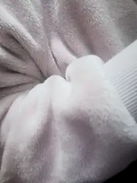 Snapshot of -Almira- chatting on December 8, 9:19 pm -Almira- online show from December 8, 9:19 pm