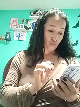 emilypoppy3 online show from December 27, 10:05 pm