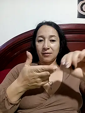 emilypoppy3 online show from September 25, 2:15 am