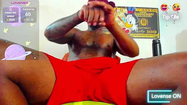 Snapshot of wotton_17 chatting on February 15, 6:01 pm wotton 17 online show from February 15, 6:01 pm