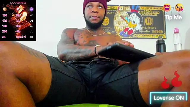 Snapshot of wotton_17 chatting on November 20, 7:35 pm wotton 17 online show from November 20, 7:35 pm