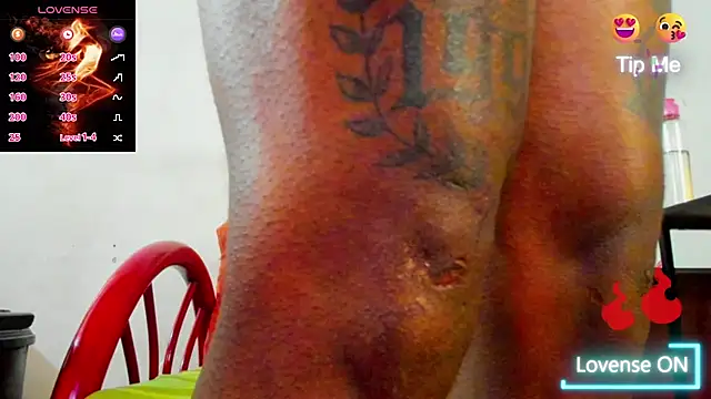 Snapshot of wotton_17 chatting on December 13, 7:53 pm wotton 17 online show from December 13, 7:53 pm