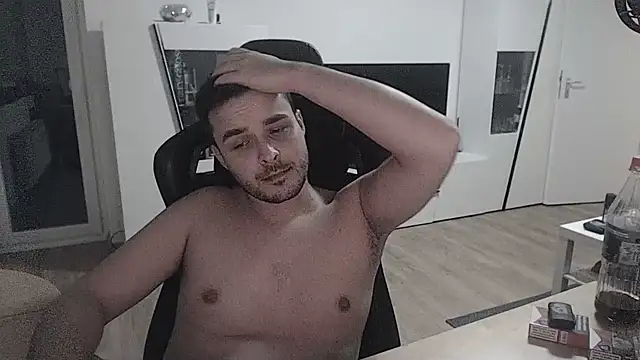 Snapshot of SharkLuigi chatting on February 2, 2:17 am SharkLuigi online show from February 2, 2:17 am