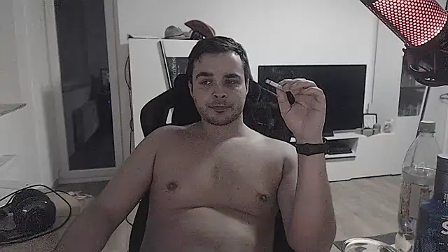 Snapshot of SharkLuigi chatting on January 15, 10:02 pm SharkLuigi online show from January 15, 10:02 pm