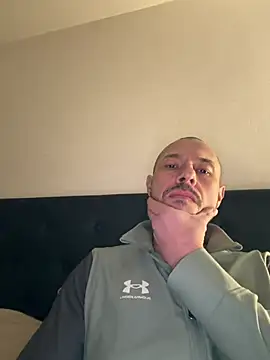 Guitccch online show from February 13, 1:12 am