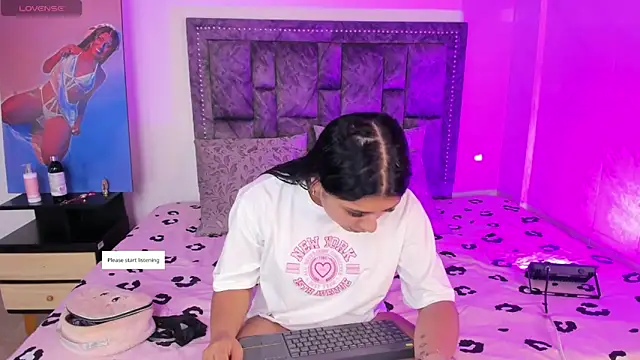 CandyRoxx1  online show from March 23, 7:51 pm