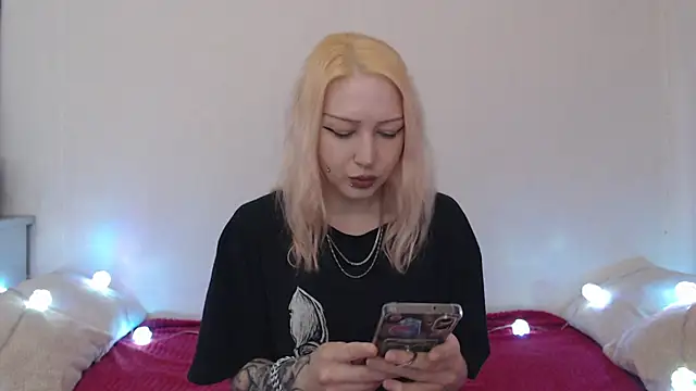 Snapshot of Emily_hardcore chatting on June 26, 9:52 pm Emily hardcore online show from June 26, 9:52 pm