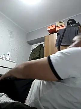 Snapshot of antonioM84 chatting on March 19, 12:15 am antonioM84 online show from March 19, 12:15 am