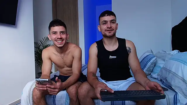 Snapshot of Aron-santoro chatting on November 25, 1:22 pm Aron-santoro online show from November 25, 1:22 pm