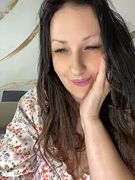 Snapshot of Katie-n chatting on August 4, 7:44 am Katie-n online show from August 4, 7:44 am