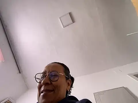 sweeviolet online show from September 24, 3:15 pm