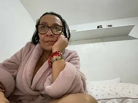 sweeviolet online show from February 23, 4:37 pm