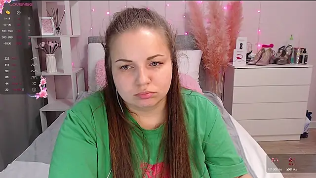 Crazyy girl  online show from March 18, 4:15 pm