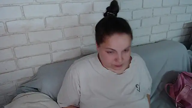 Snapshot of Crazyy_girl_ chatting on May 24, 5:29 pm Crazyy girl online show from May 24, 5:29 pm