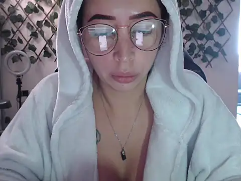 jeiana4u online show from May 15, 6:04 pm