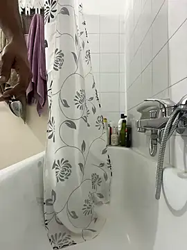 Snapshot of vinzpnr210 chatting on January 30, 2:47 pm vinzpnr210 online show from January 30, 2:47 pm