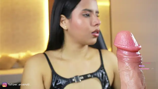 arya ruizz online show from October 25, 1:51 pm