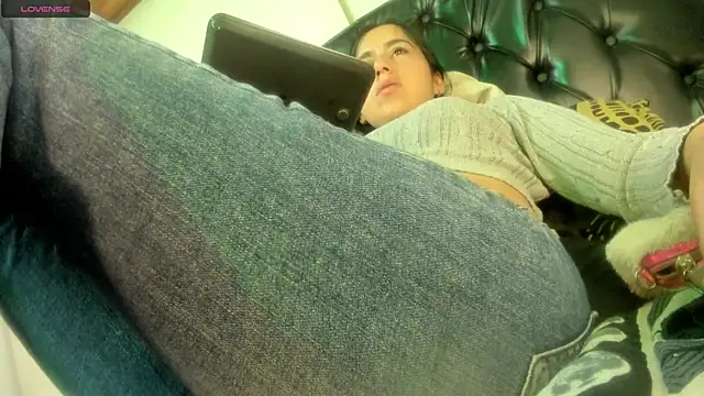 Miss18taylor online show from November 30, 2:59 am