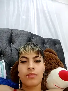 Snapshot of ivanna_rivera chatting on December 11, 8:18 pm ivanna rivera online show from December 11, 8:18 pm