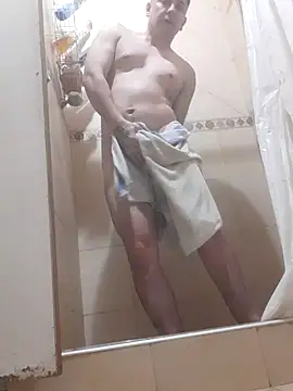 Snapshot of TuBandi2 chatting on November 7, 1:16 am TuBandi2 online show from November 7, 1:16 am