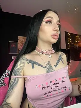 Snapshot of Molly__Moon chatting on December 11, 11:41 am Molly Moon online show from December 11, 11:41 am
