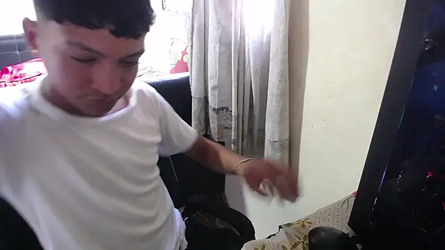 Snapshot of Sxntisaul__ chatting on January 13, 9:20 pm Sxntisaul online show from January 13, 9:20 pm