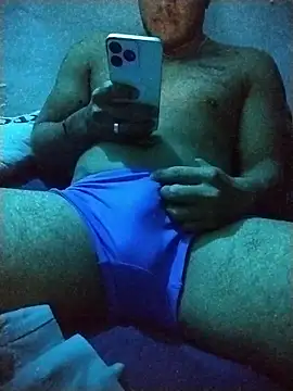 Snapshot of Woofer_dick chatting on November 28, 4:15 am Woofer dick online show from November 28, 4:15 am